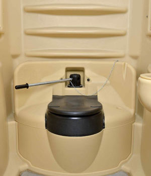 3pTechnik_402-450 3P Technik Sani Solar Toilet - Inside - Lid Closed